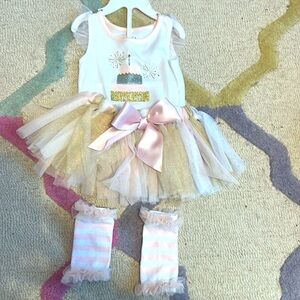 Happy 1 year outfit! Girls sz 18 months!